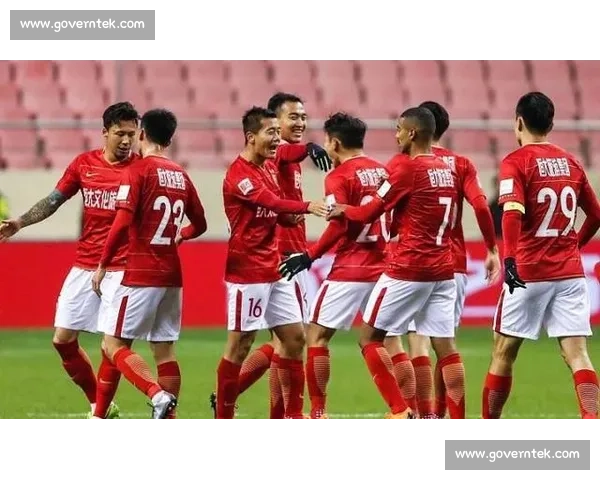 申花迎战柏斯关键一役考验攻防调整与晋级前景解析赛前看点与走势分析